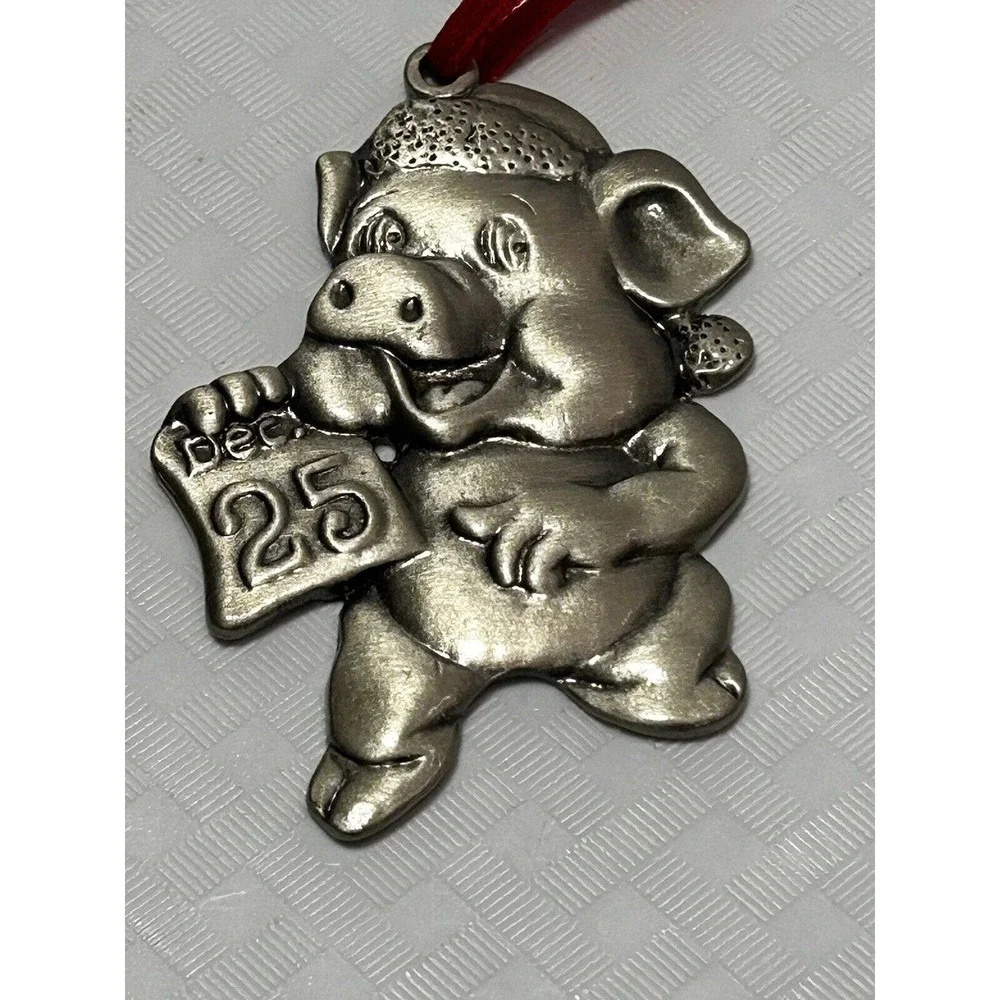 N/A christmas pig